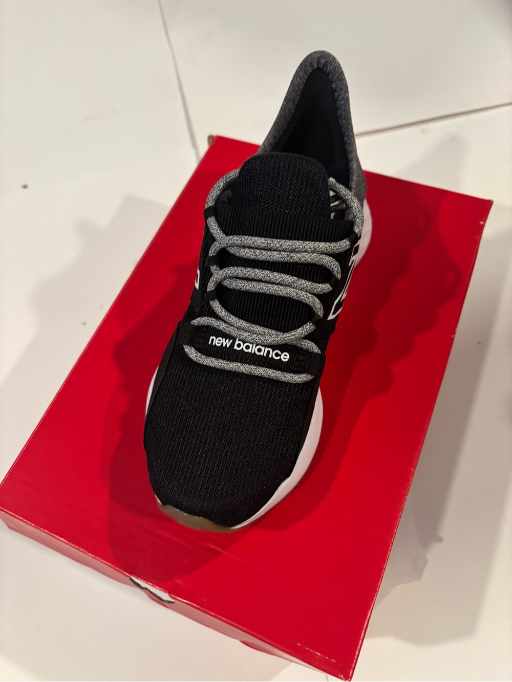 Kids New Balance Fresh Foam Roav Tee Shirt/ Shoe Size 1 M Black Gray PEROVTK NIB